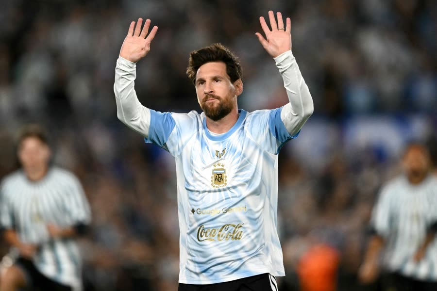 Torcedores emocionados veem adeus de Messi à seleção argentina