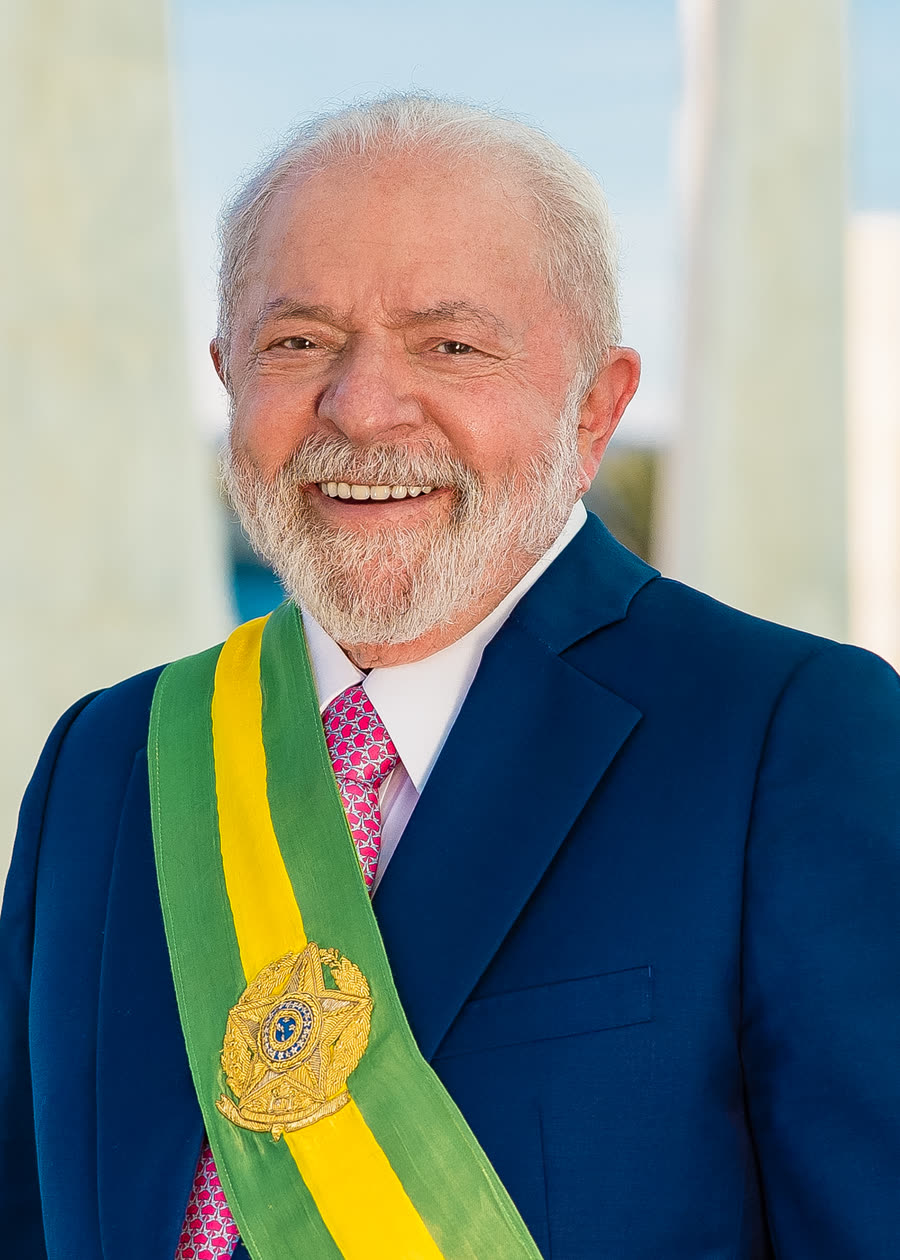 Lula promete Pé-de-Meia universitário com R$ 700 mensais caso seja reeleito